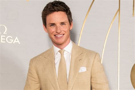 eddie redmayne wearing burberry|newt scamander actor eddie redmayne.